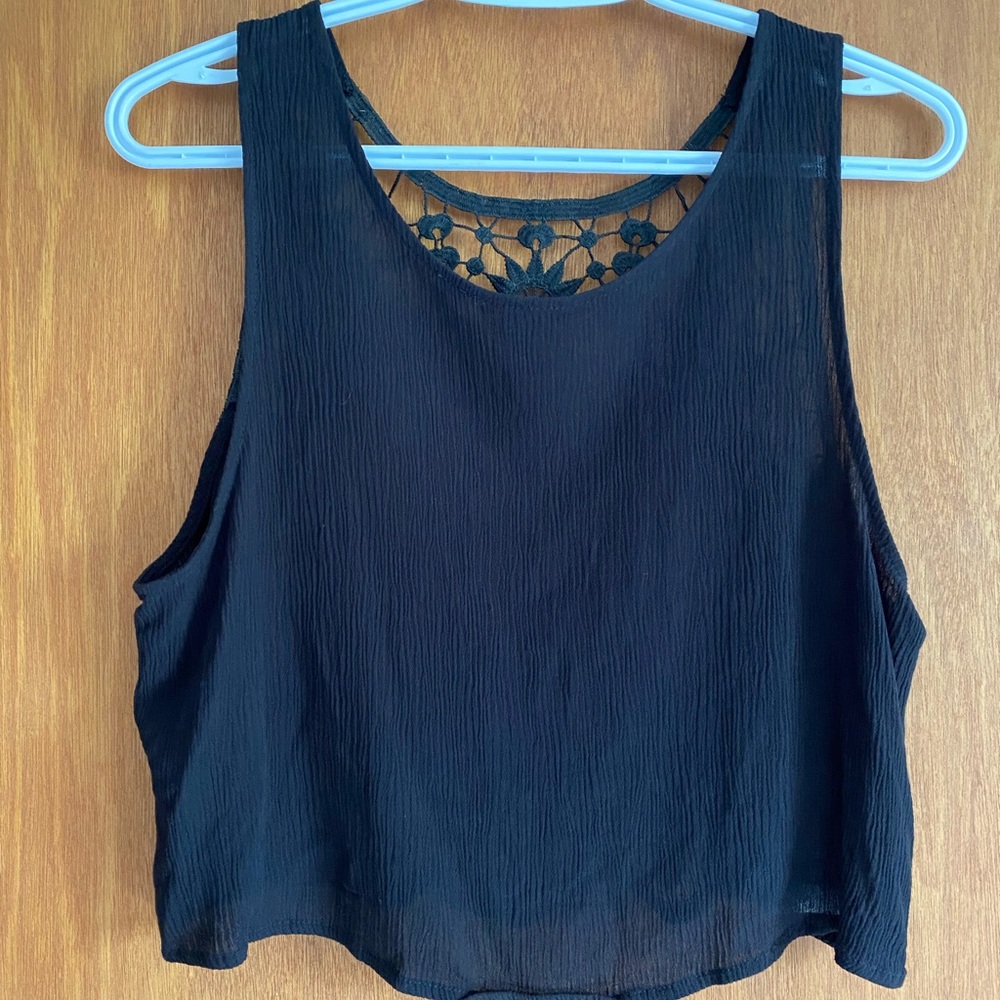 DIVIDED H&M CROP TOP NWT